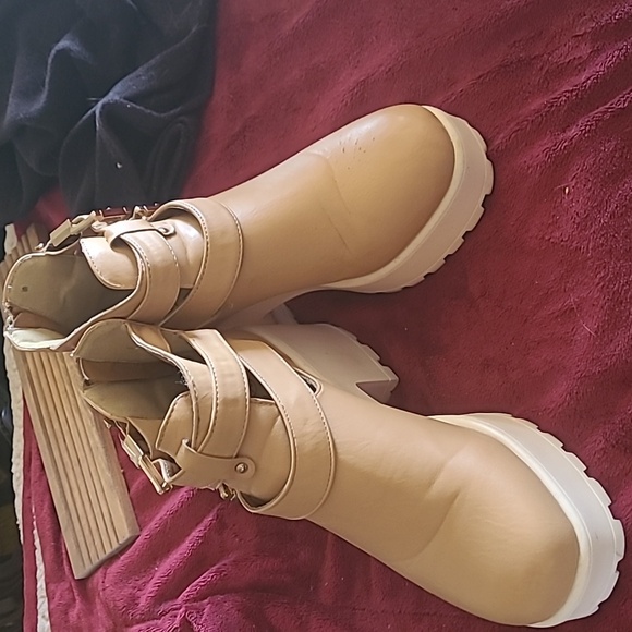 Chunky Heel Buckle Ankle Boot - Picture 14 of 16